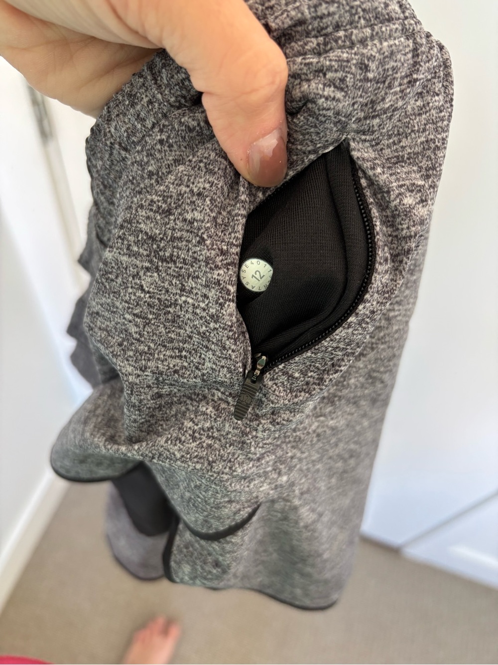 lululemon Heather Gray Reversible Short size 12 - Picture 4 of 7
